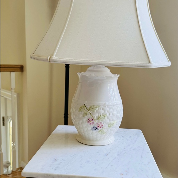 Belleek Cream Lamp with Pink and Green Floral Design - Picture 1 of 8